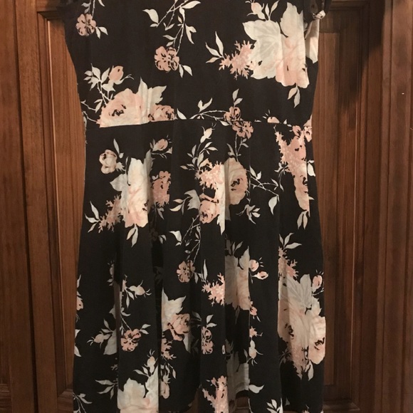 👗Kimchi Blue Floral Dress from Anthro - Picture 2 of 5